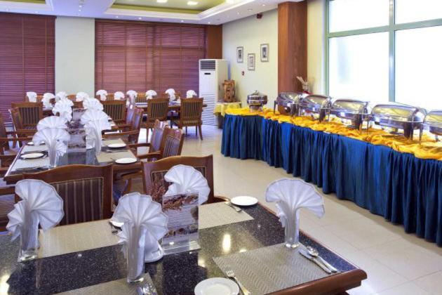 Safeer Plaza Hotel Maskat Exterior foto
